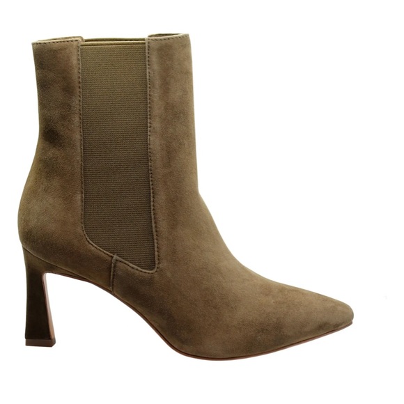 Chisel Pointed Toe Chelsea Boot - Picture 4 of 6